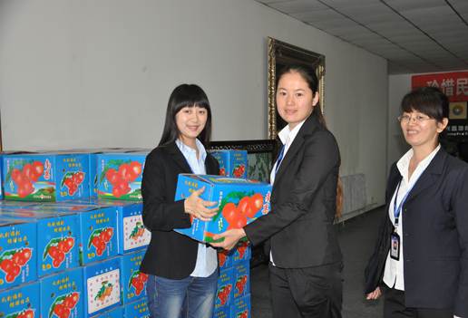 佳節(jié)月圓情更濃(圖1) 佳節(jié)月圓情更濃(圖1)